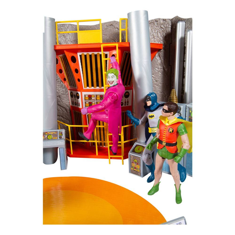 DC Retro Playset Batman 66 Batcave